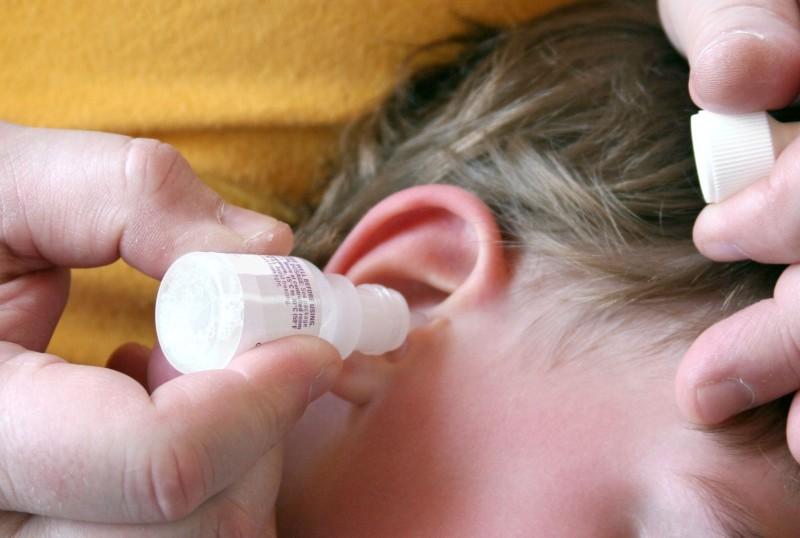 Ушные капли при отите: какие лучше капли в уши при отите для детей и взрослых